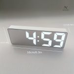 Horloge avec température ambiante et fonction réveil