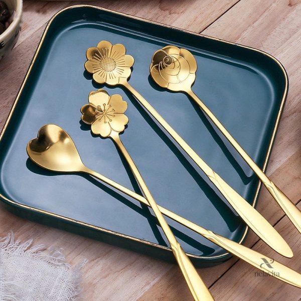 Ensemble de cuillères inox pour repas festifs