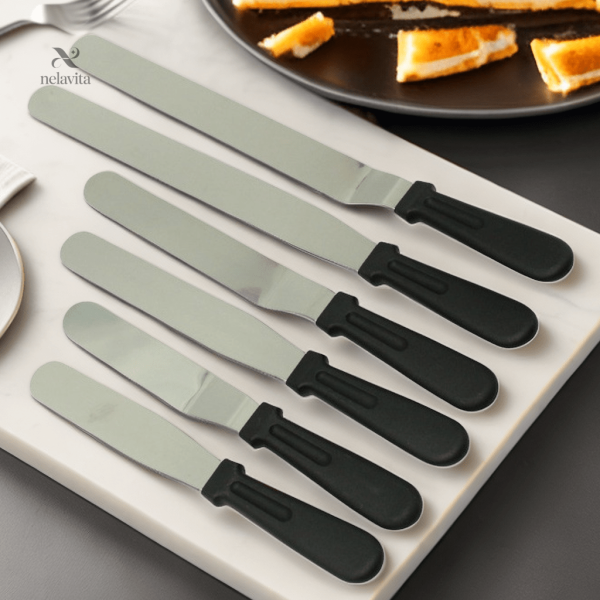 Spatule en acier inoxydable pour un usage professionnel en pâtisserie