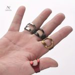 Bague décapsuleur design, idéale pour les événements
