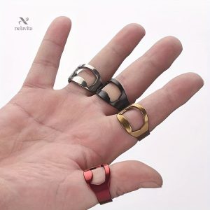 Bague décapsuleur design, idéale pour les événements