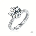 Bijou raffiné en argent, idéal pour les occasions spéciales