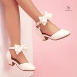 Ballerines de mariage blanches avec design raffiné