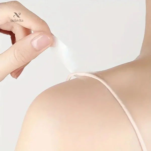 Bande adhésive anti-dévoilement pour vêtements féminins