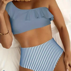 Bikini asymétrique à volants – Haut une épaule et culotte rayée taille haute