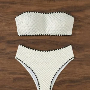 Bikini bandeau texturé – Maillot 2 pièces taille haute avec détails festonnés blancs