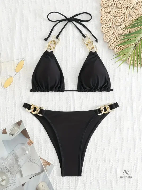 bikini-noir-femme-avec-chaines-dorees-ensemble-de-plage-c-pxv33n-1