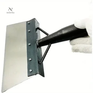 Binette polyvalente pour bêcher et cultiver le jardin facilement