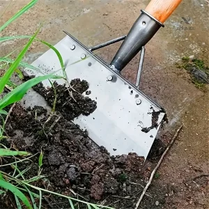 Outil de désherbage avec manche en bois pour potager