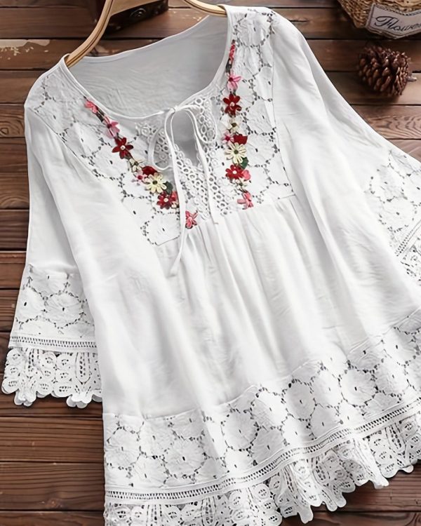 blouse-grande-taille-elegante-en-dentelle-1