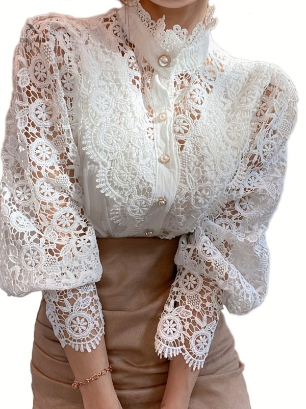 blouse-victorienne-femme-dentelle-florale-boutons-perle-elegants-1 Blouse Victorienne Dentelle Florale Élégante