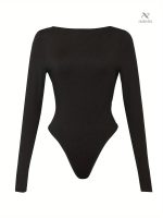 Vêtement femme dos nu, idéal pour une soirée chic