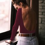 Combinaison élégante, dos nu pour un look raffiné