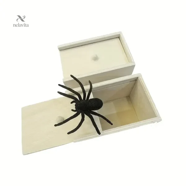 Accessoire de farce avec araignée en bois, effet surprise