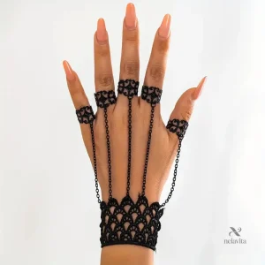 Accessoire de costume mystérieux en dentelle et chaînes