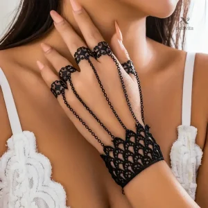 Bracelet élégant noir pour une tenue gothique féminine