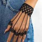 Accessoire gothique en dentelle avec chaînes pour femme