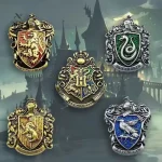 Broches enfants blasons magiques pour accessoires fantastiques
