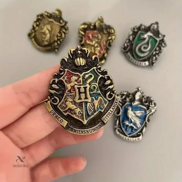Broches colorées pour enfants, thème de maisons fantastiques