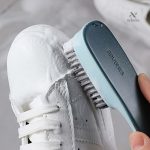 Brosse à chaussures à long manche avec poils doux