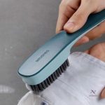 Brosse à long manche, idéale pour un nettoyage soigné des chaussures