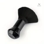Brosse légère et ergonomique pour un usage quotidien