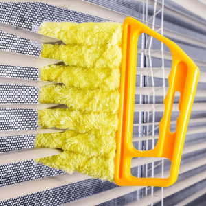 Brosse de nettoyage fenêtres et stores en microfibres
