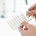 Brosse de salle de bain pour maintenir le pommeau propre et net