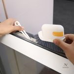 Brosse dédiée au nettoyage des espaces restreints