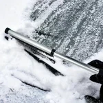 Outil de déneigement pratique pour éliminer la neige facilement