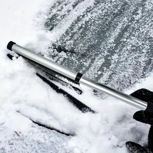 Outil de déneigement pratique pour éliminer la neige facilement