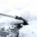 Accessoire automobile pour déneiger en toute simplicité et rapidité