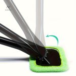 Outil de nettoyage pour pare-brise avec long manche