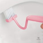 Brosse WC en V pour un nettoyage efficace et précis