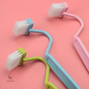 Outil de nettoyage sans recoins inaccessibles pour toilettes