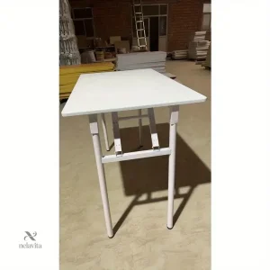 Surface de travail moderne, design épuré et fonctionnel