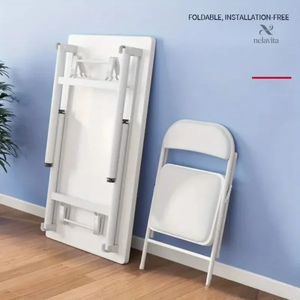 Bureau contemporain blanc, parfait pour le télétravail