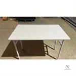 Mobilier de travail moderne, pratique et élégant