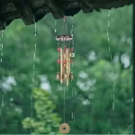 Carillon décoratif en métal et bois, harmonie dans l'espace