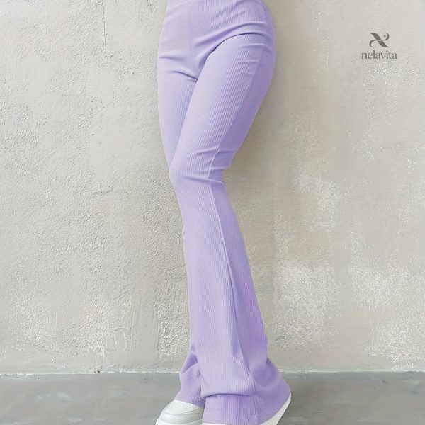 Pantalon féminin en coupe ajustée
