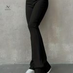 Look élégant avec ce Pantalon Taille Haute