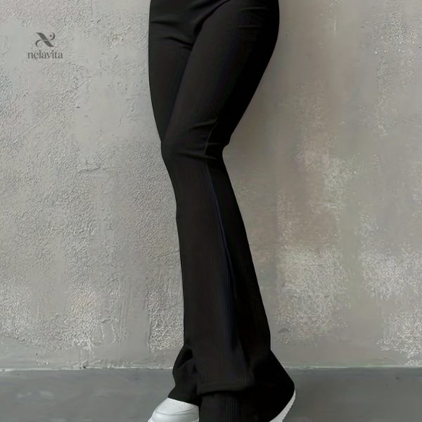 Look élégant avec ce Pantalon Taille Haute