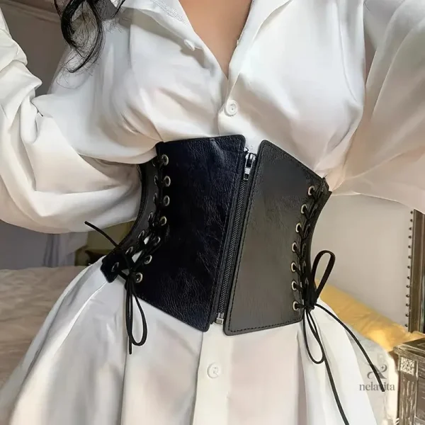 Ceinture chic noire, parfait pour rehausser une tenue