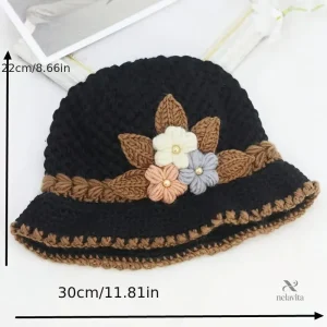 Chapeau cloche noir en crochet avec fleurs décoratives