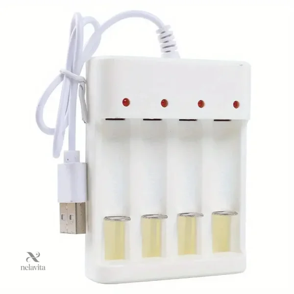 Chargeur AA avec quatre accus rechargeables inclus