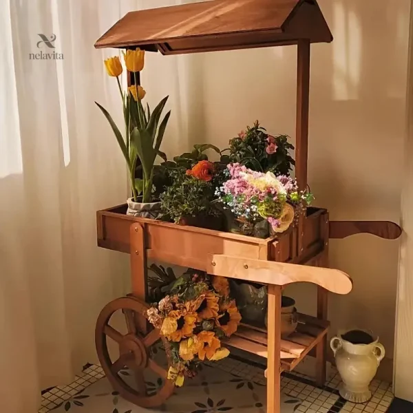 chariot-porte-fleurs-en-bois-avec-toit-decoration-exterie-5jj31r-1 Chariot porte-fleurs en bois pour décoration extérieure