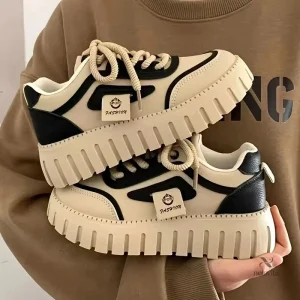 Chaussures de sport fille – Baskets beige et noir à semelle épaisse tendance et confortables