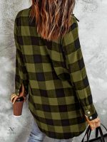 Chemise légère à carreaux pour un look estival
