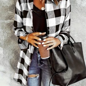 Chemisier à carreaux, look tendance et contemporain