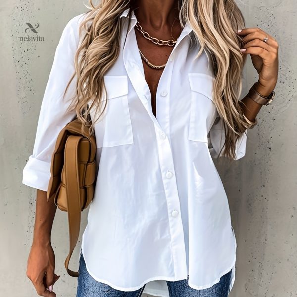 Blouse unie avec design classique